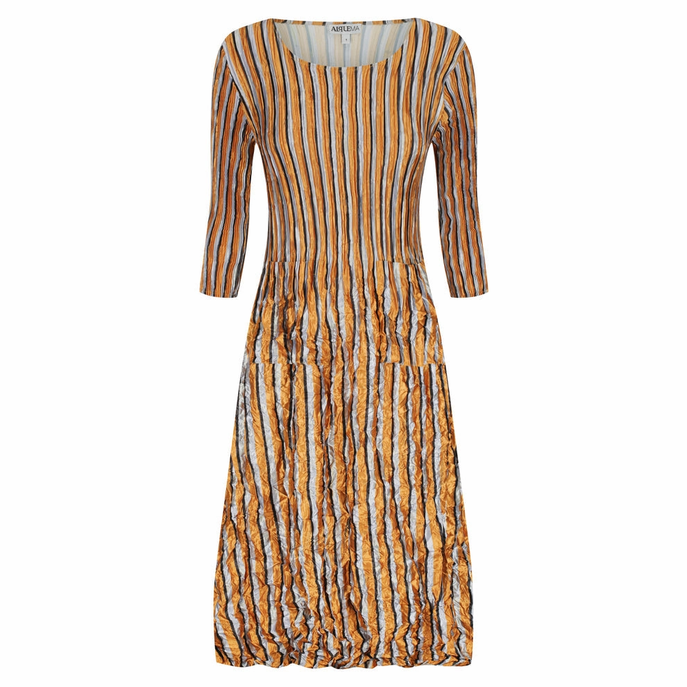 Lined interior 3/4 SLEEVE DRESS