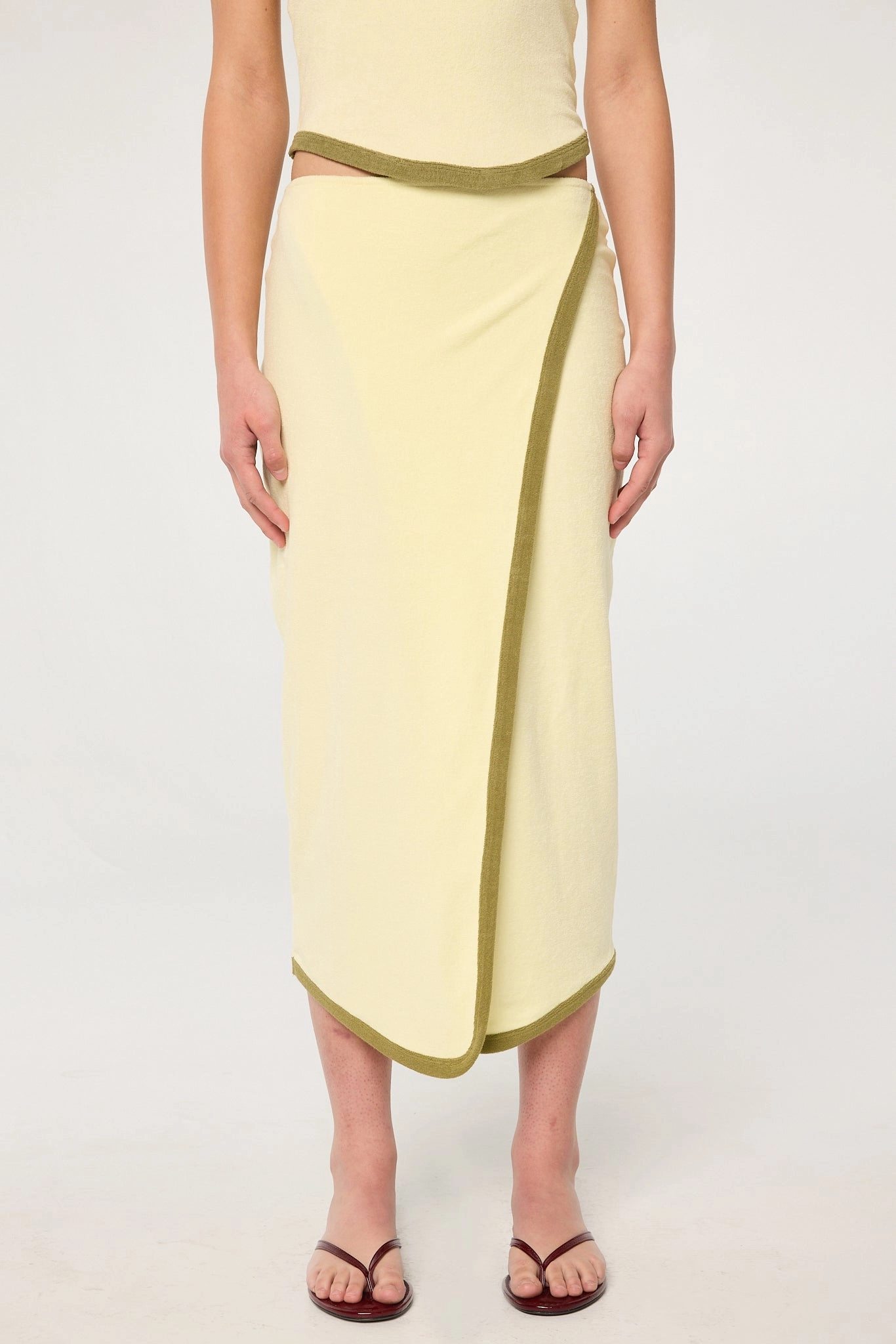 Flattering Design Sleek Look STAV SKIRT