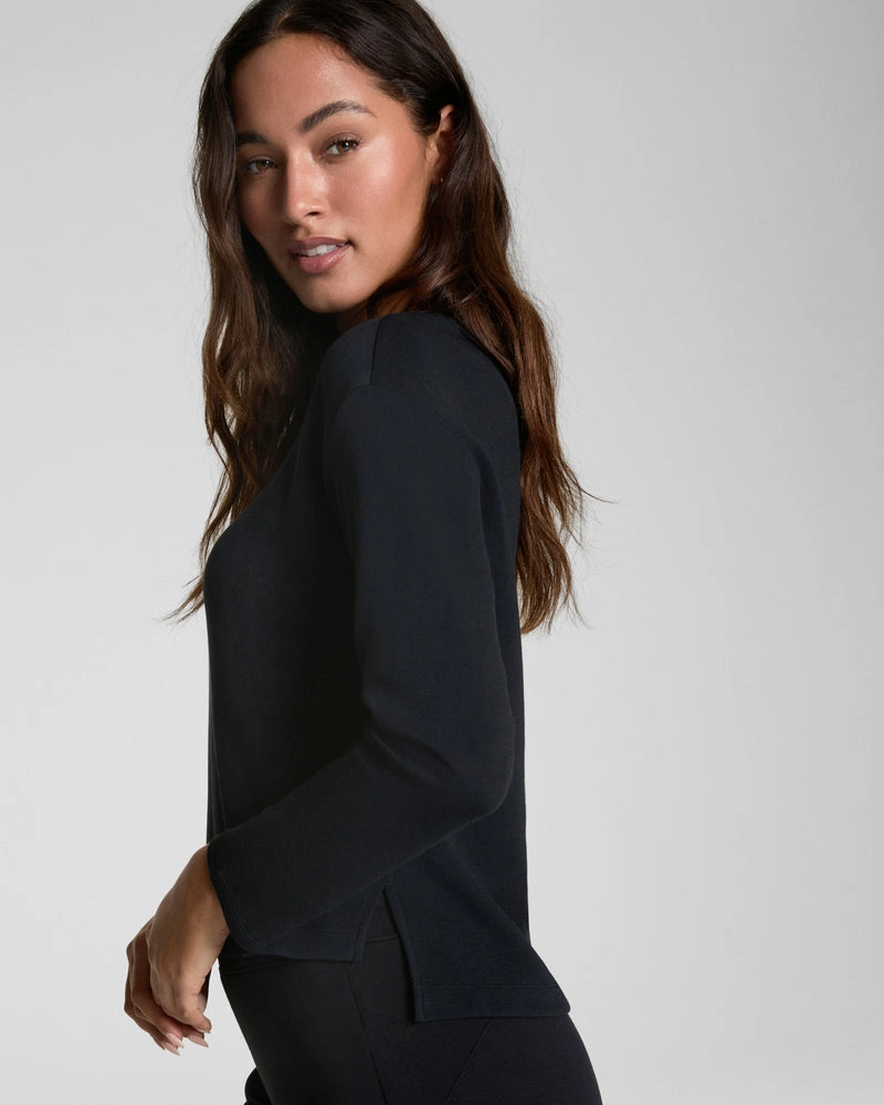 TemperatureRegulating Material Chic Look AIRESSENTIALS LONG SLEEVE SIDE SLIT TOP