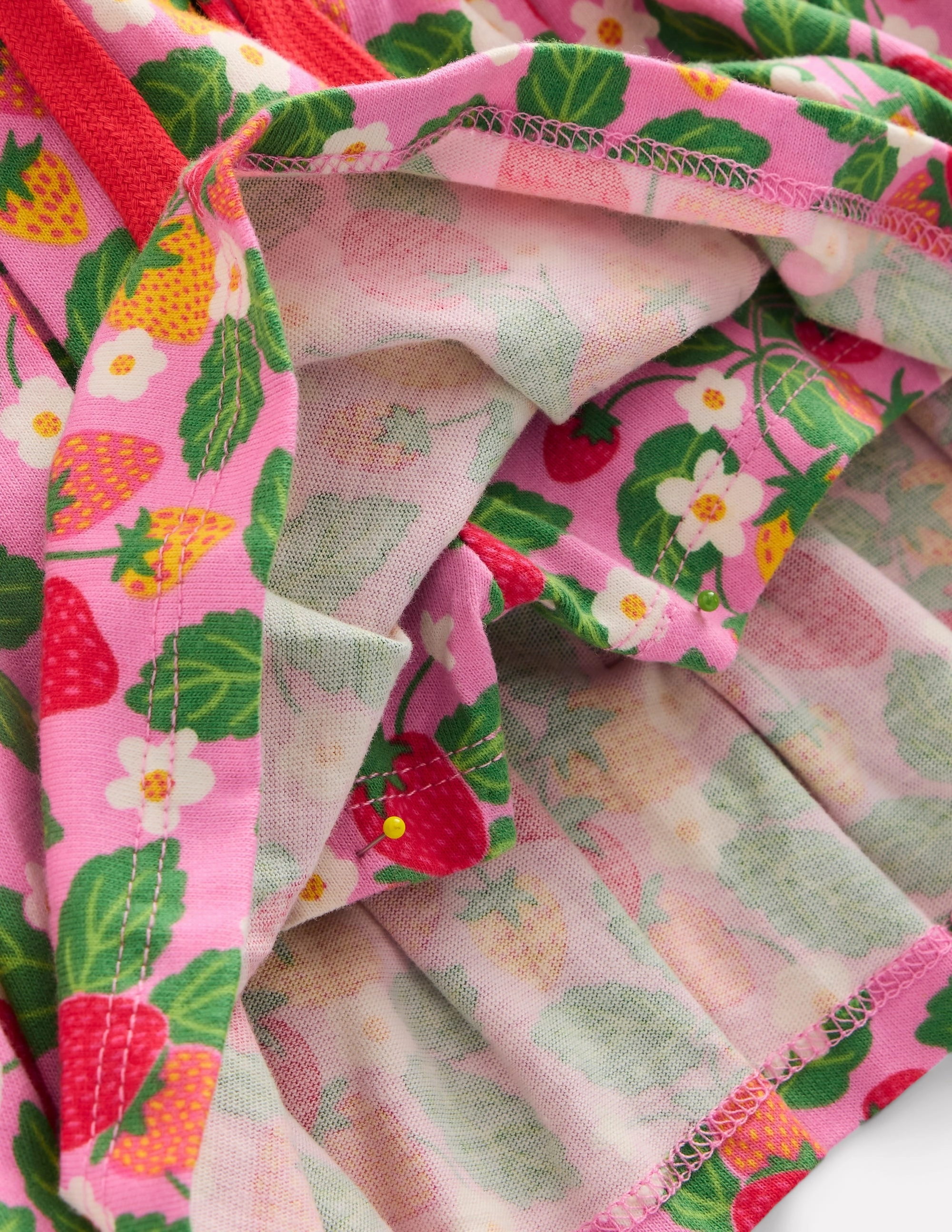 Maximalist look Pleated Jersey Skort-Cosmos Pink Strawberry Patch