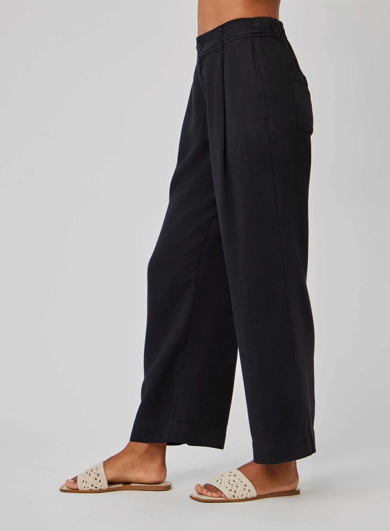 No Ride-Up Agile Fit PLEATED WIDE LEG ANKLE PANT