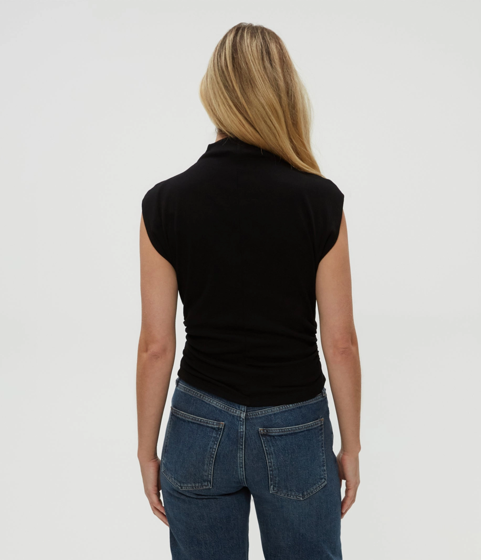 AMARA TEE Breathable Design