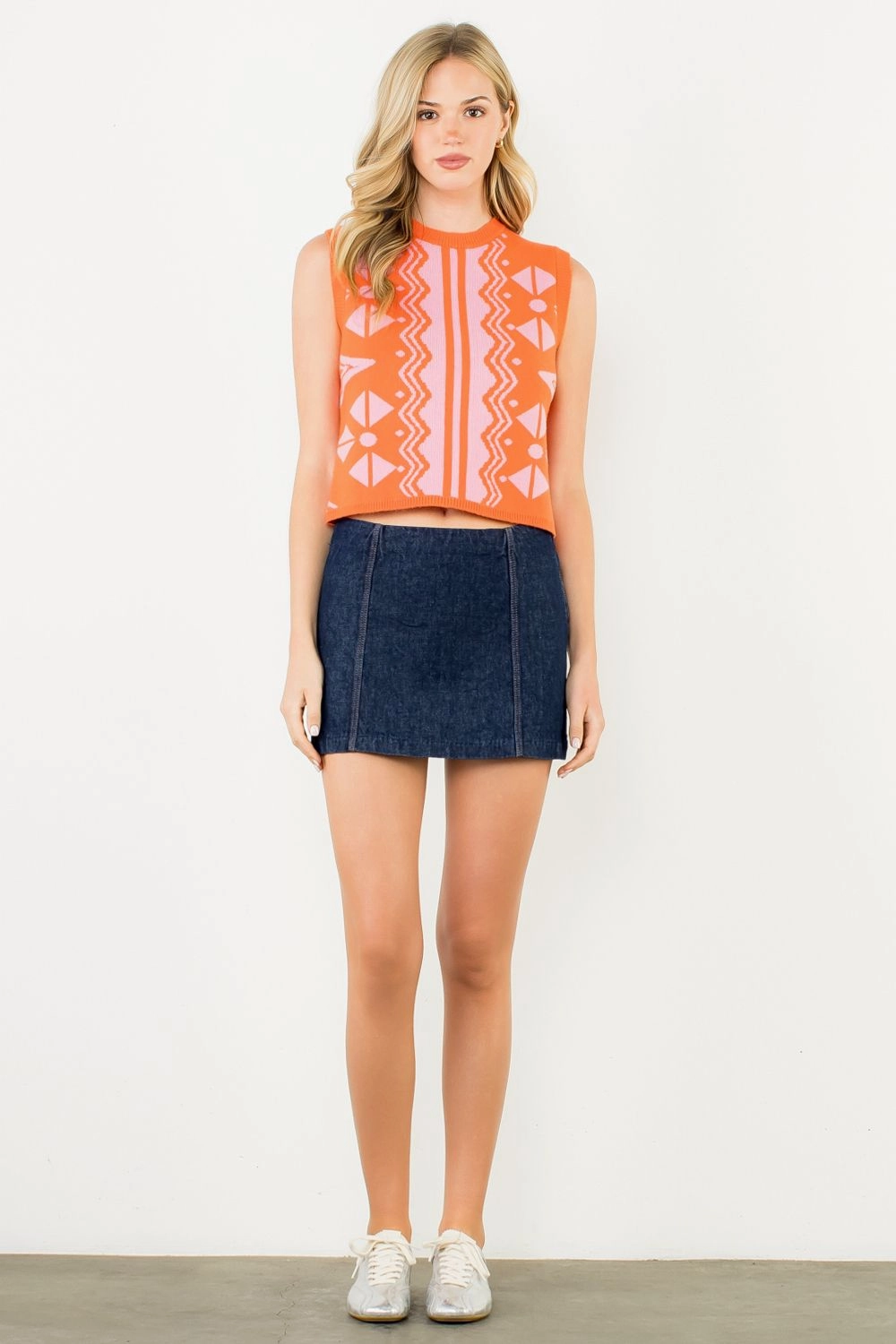 Bound Edges YarnDyeStripe SLEEVELESS PATTERN KNIT VEST