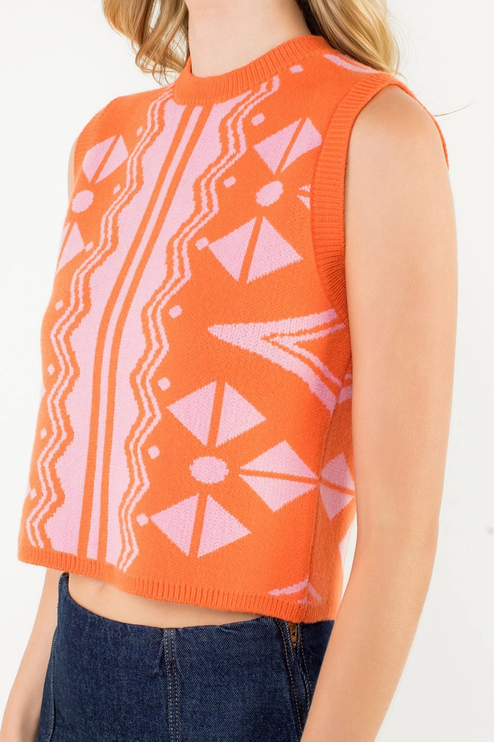 SLEEVELESS PATTERN KNIT VEST ReinforcedShoulders