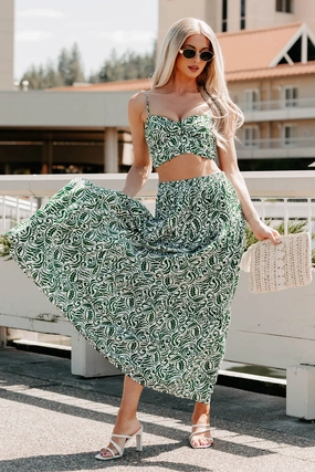 Contrast Topstitching Detail Athletic Look Bouquet Of Bliss Paisley Print Skirt Set (Green)