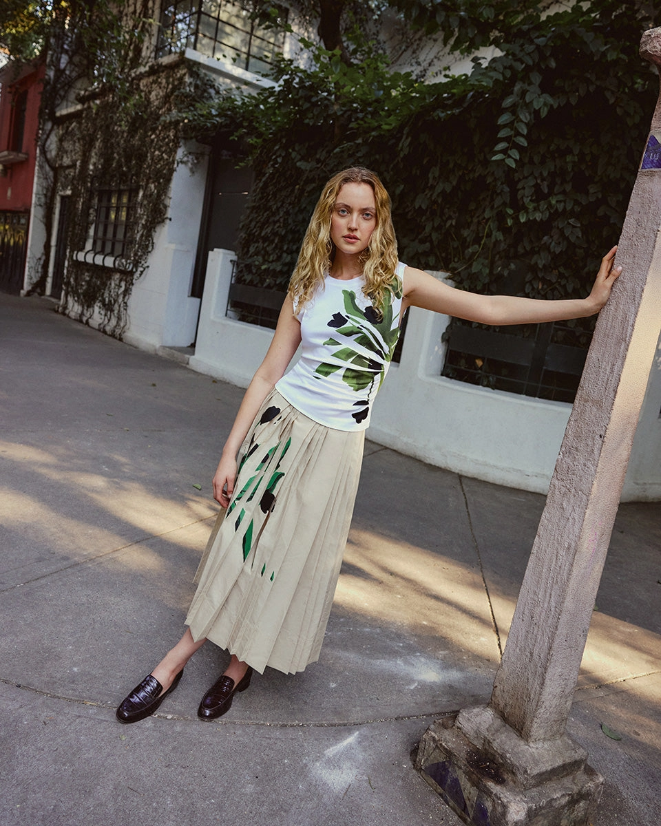 Lucy Top Stretchable Material Contrast Topstitching Detail