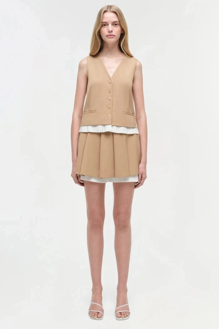 Laiken Vest Camel RawHemDetail