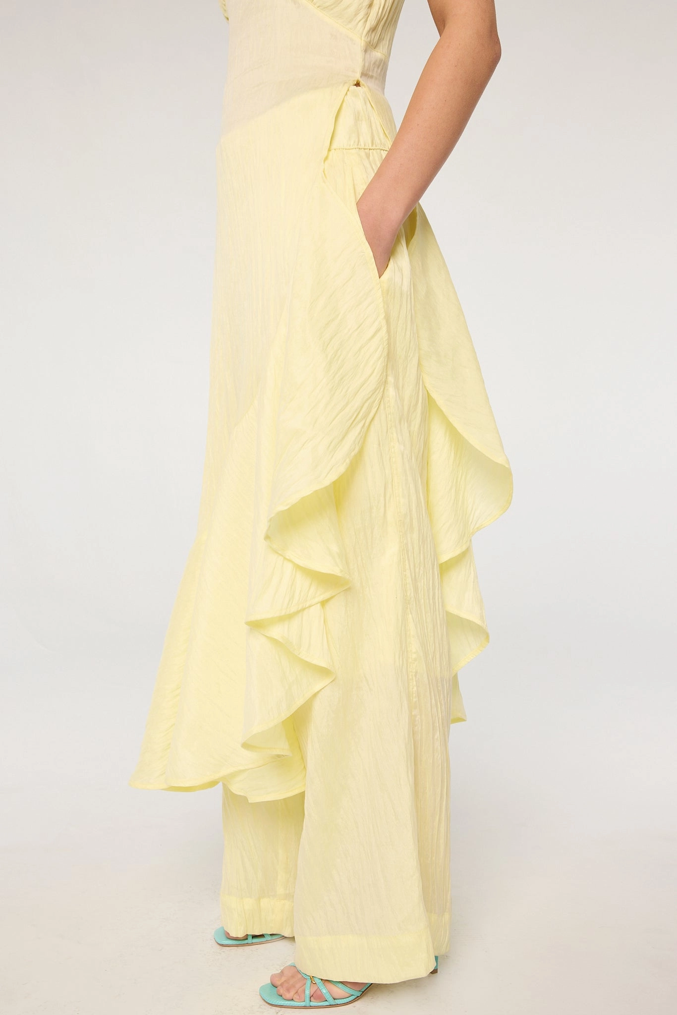 ALLEGRA TOP Contrast Stitch Accent DurableCollarStays