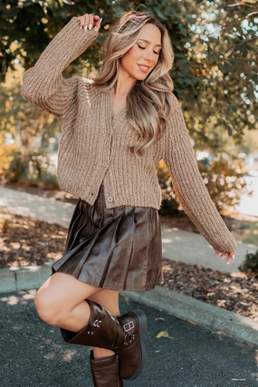 ThermalRegulationLayer AntiPilling Technology Pages In Time V Neck Cardigan Sweater (Sand)