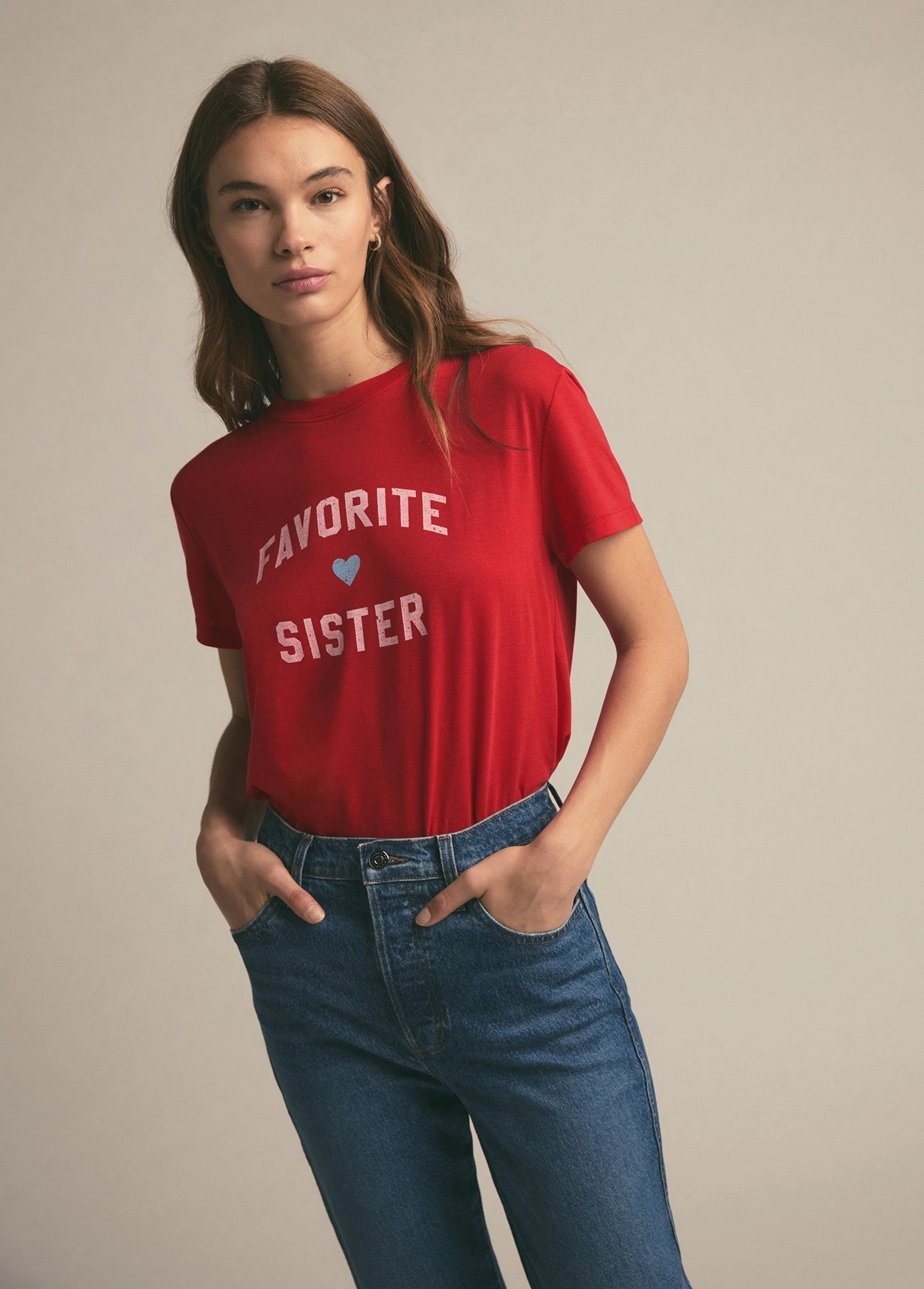 FAVORITE SISTER TEE Simple Style