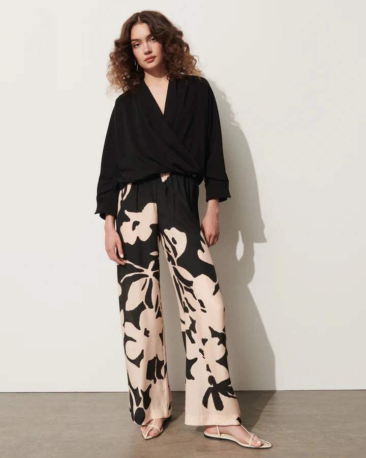 Fallon Top Onyx Black Flex Fit Shoulder Construction