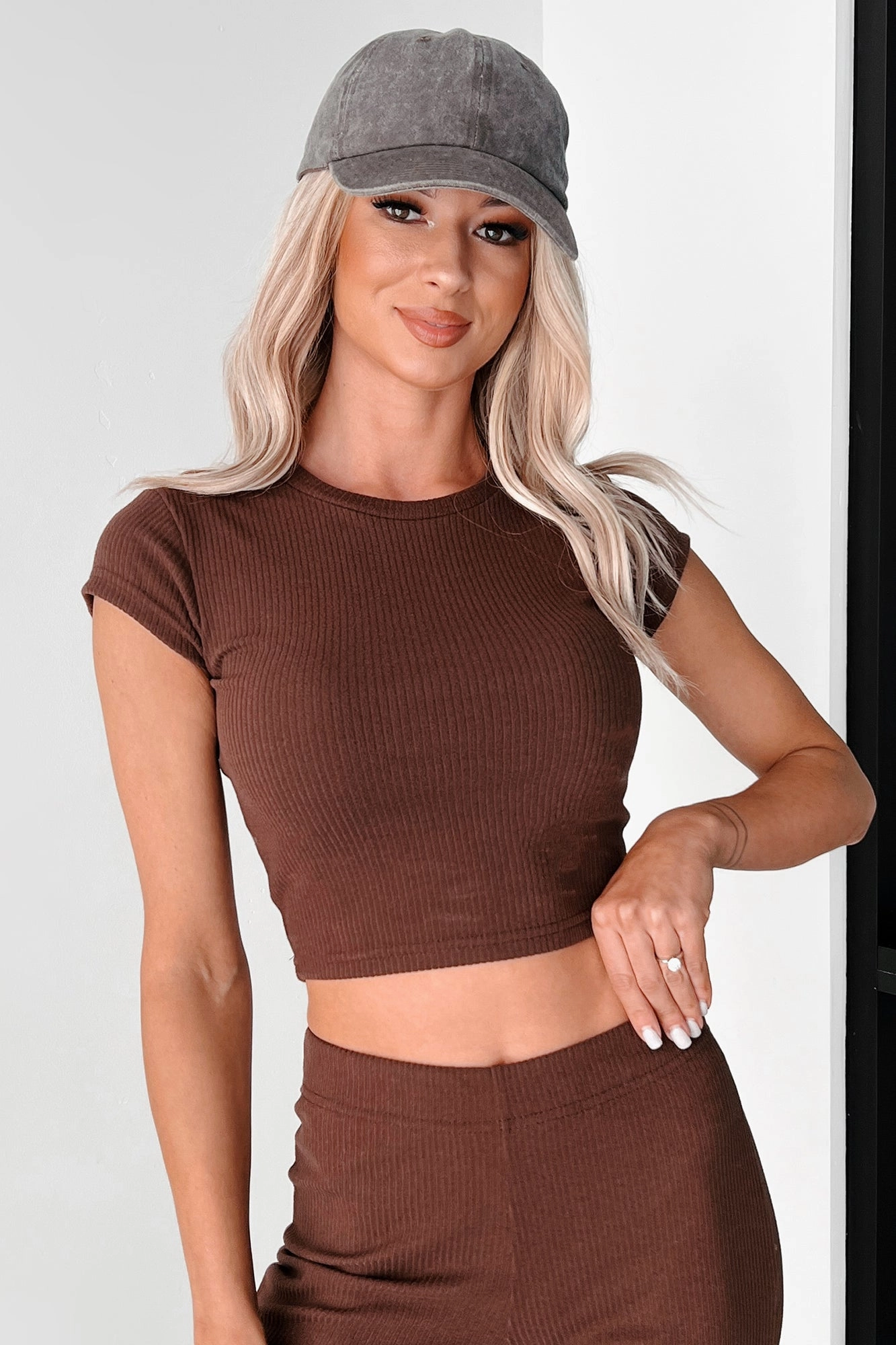 Tight Cut Casually Poised Knit Top & Pants Set (Espresso)