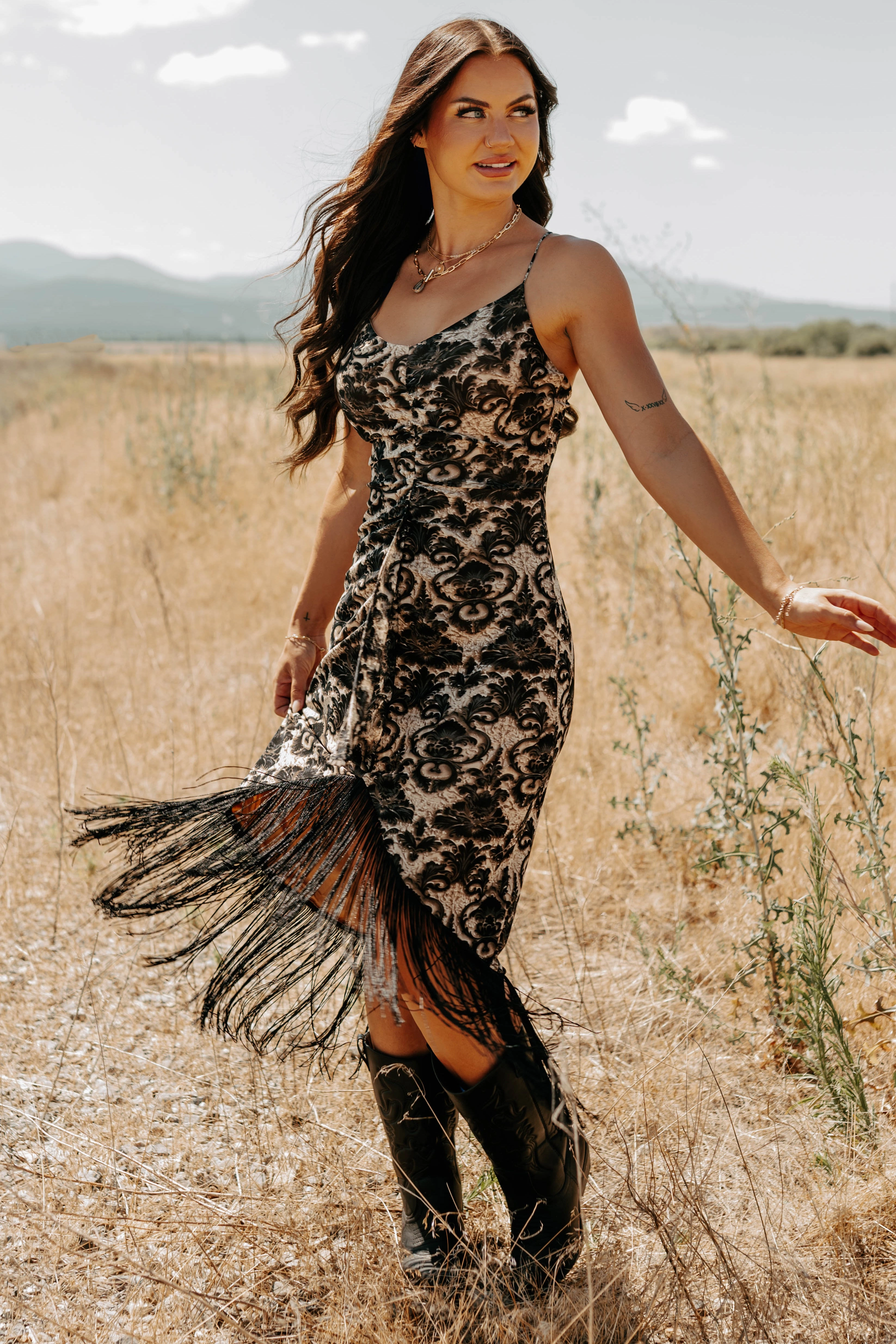 Walkable Flow Layer Safe Chic & Certain Sleeveless Fringe Midi Dress (Black/Taupe)