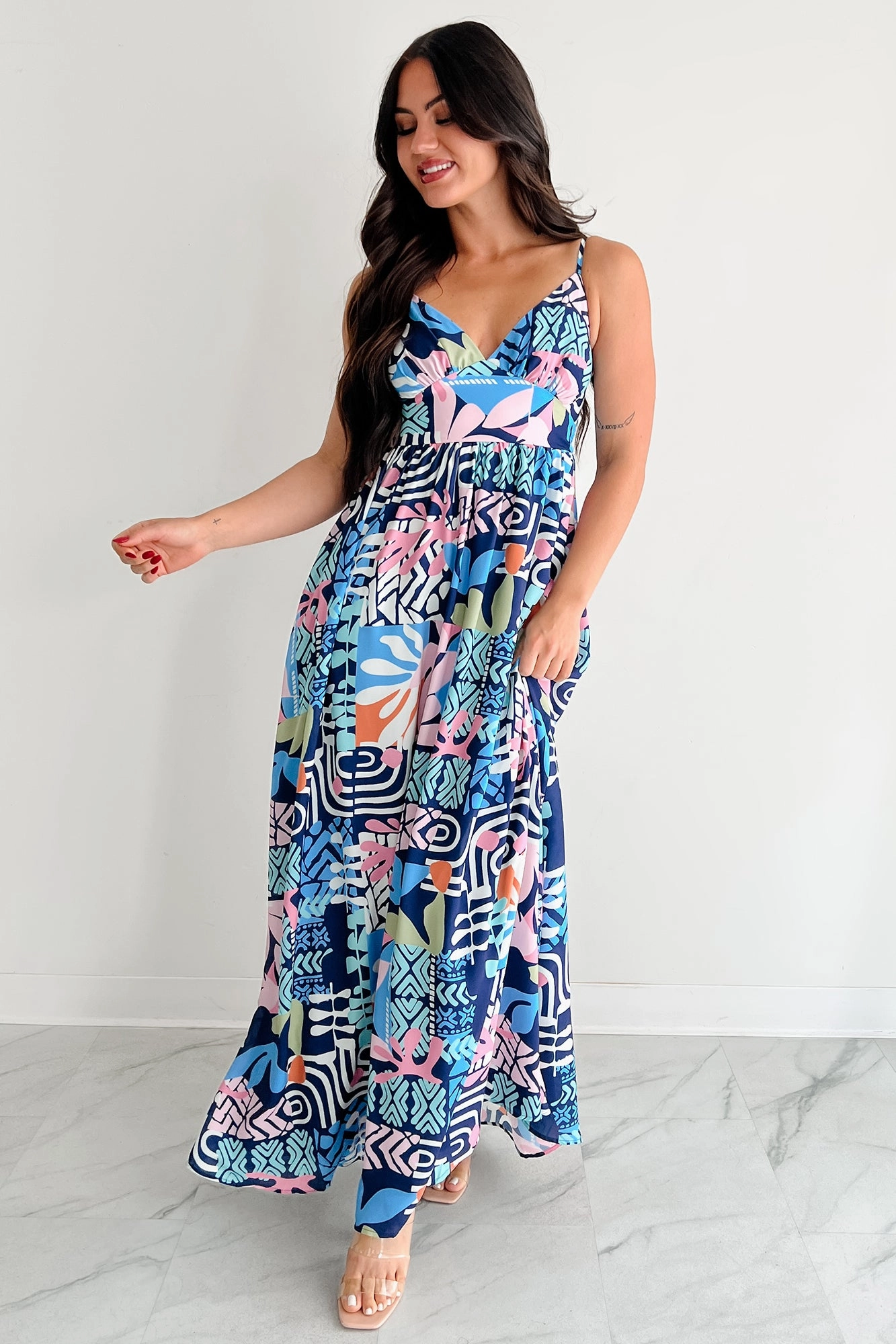 Trendy floral dress Easy Draping Relentlessly Bold Sleeveless Abstract Maxi Dress (Navy)