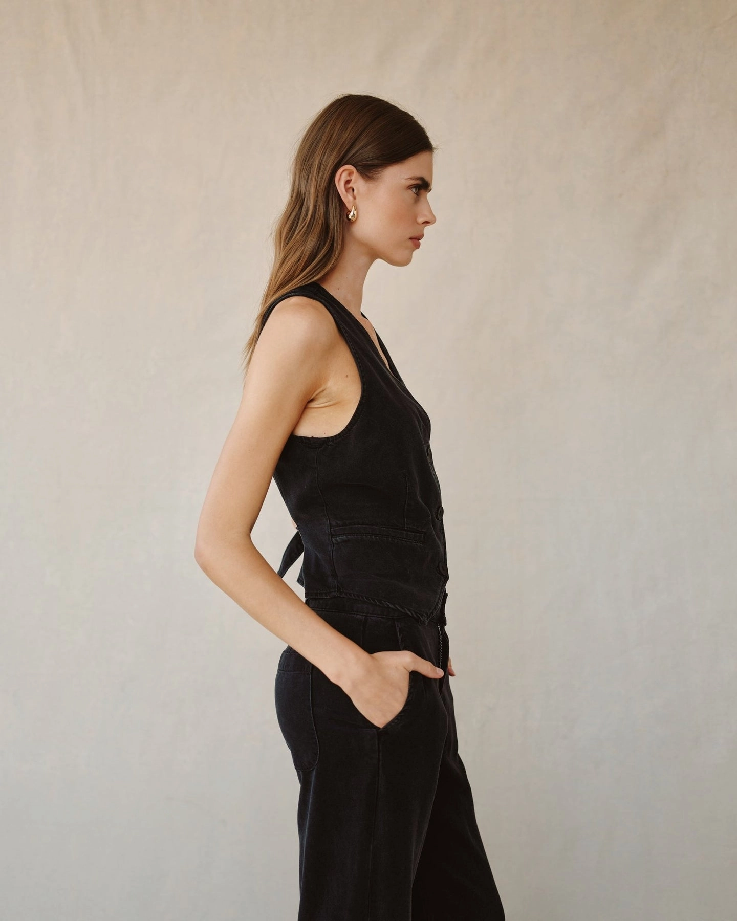 BreathableFabricTech Bonded Seam Technique CINCH BACK VEST