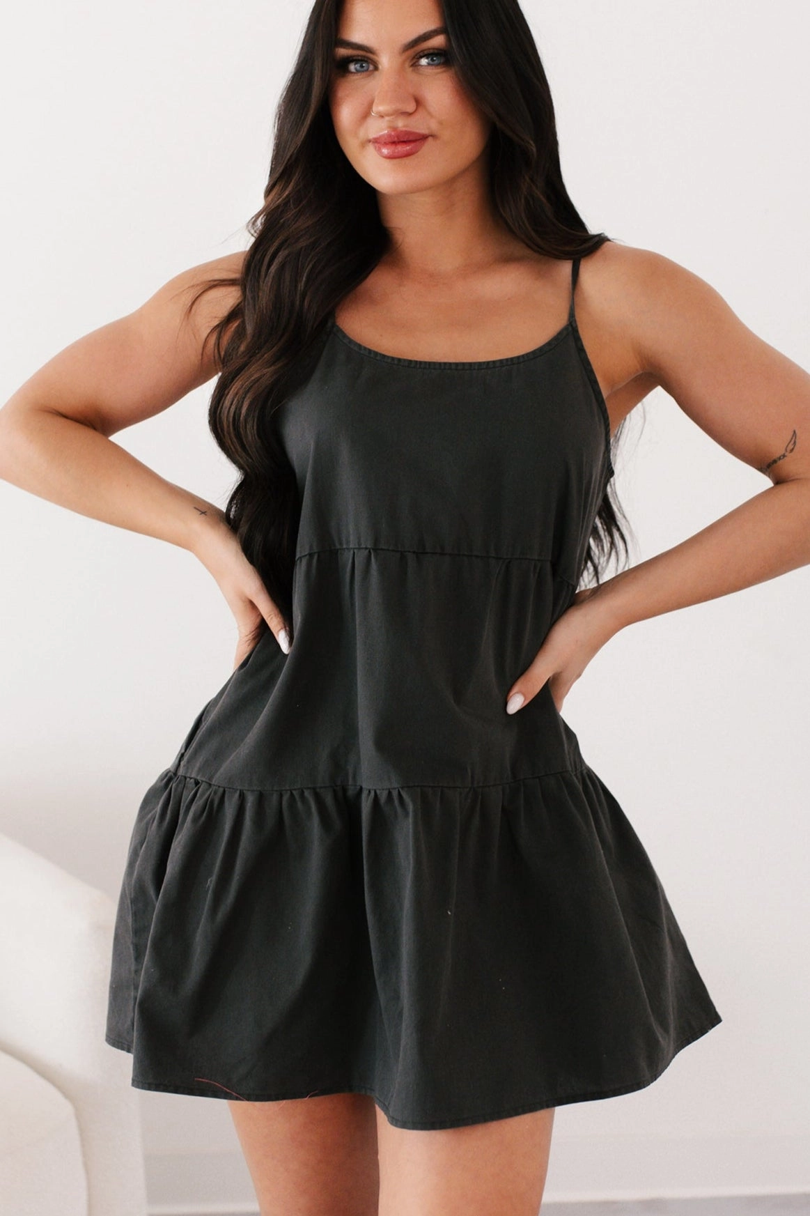 Tempting Eyes Sleeveless Tiered Mini Dress (Black) Fluid Cut Summer Fashion