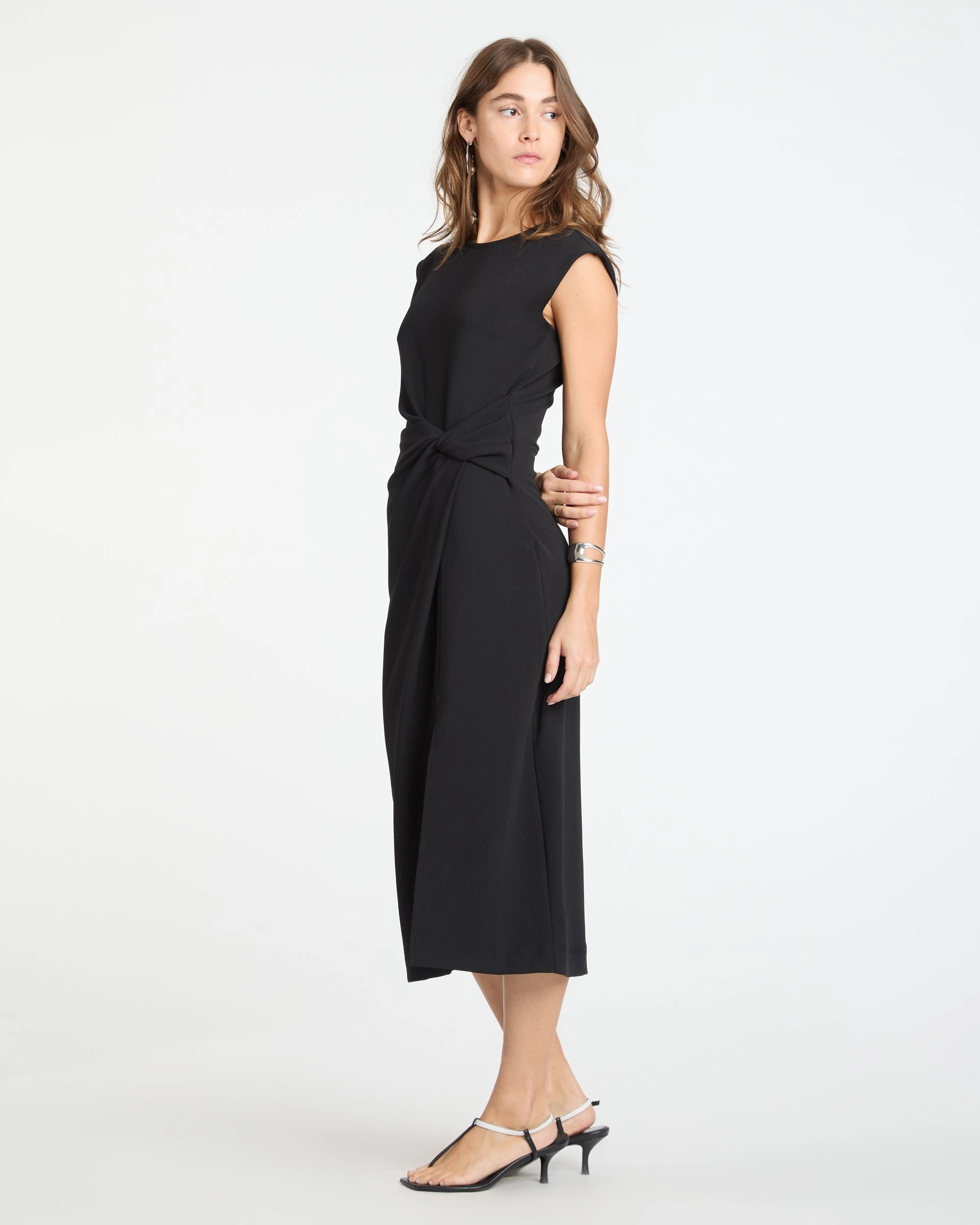 All weather Fluid Shape Sleeveless Cody Dress
