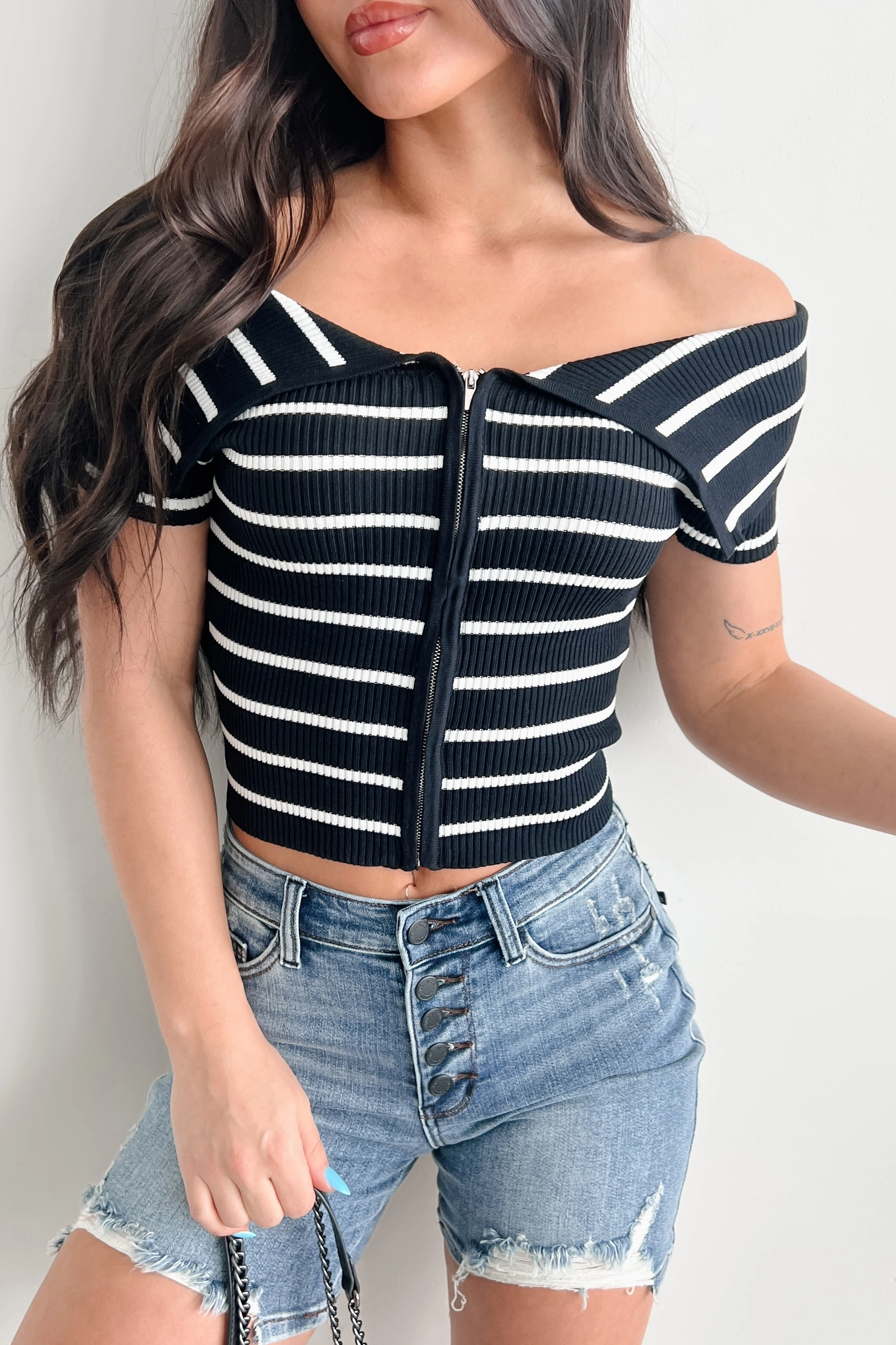 NonIrritatingTags Trendy Look Lovely & Kind Off The Shoulder Striped Zip-Up Top (Black)