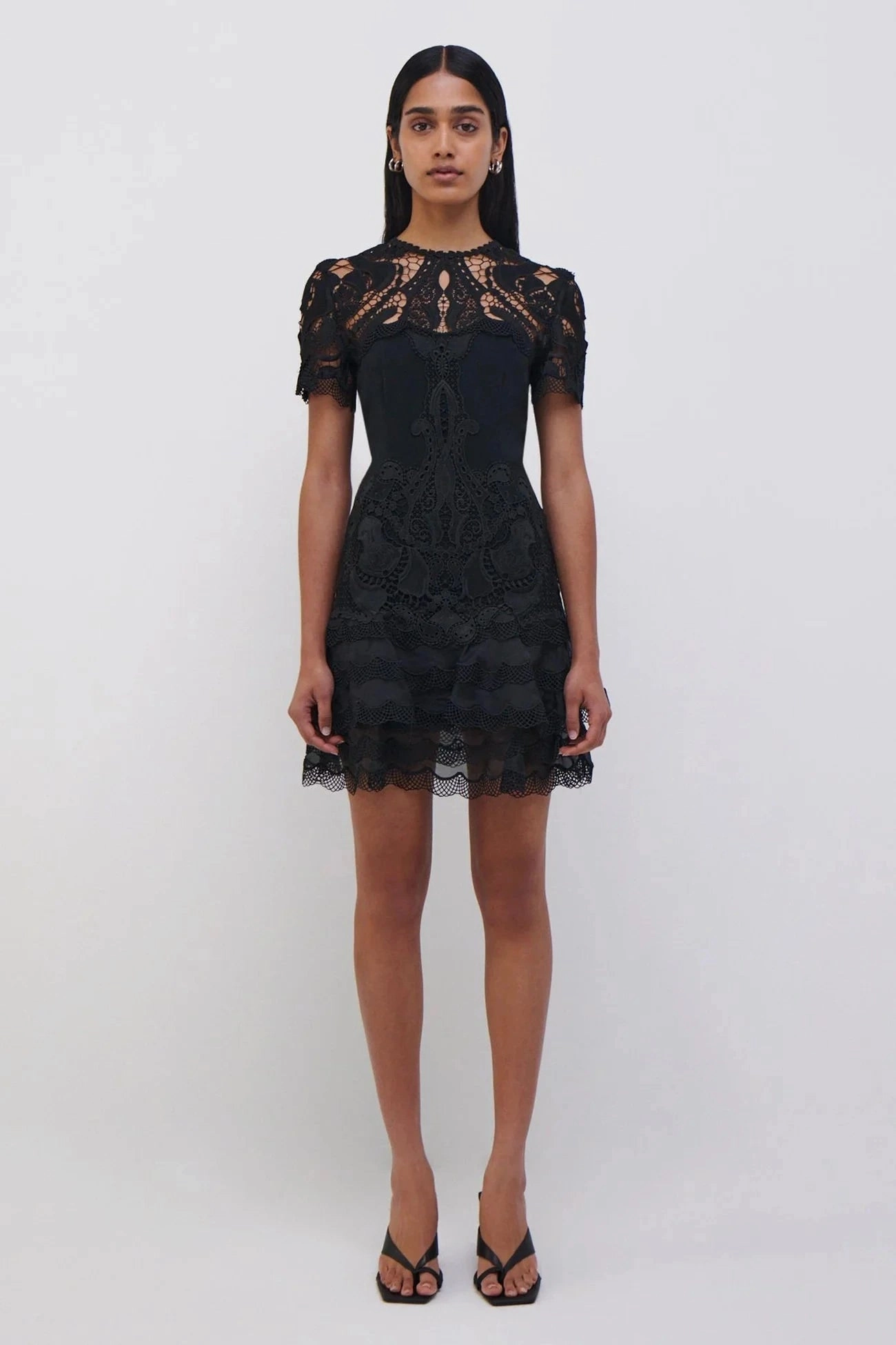 Light Shape Scalloped-Edge Paislee Lace Cocktail Dress Black