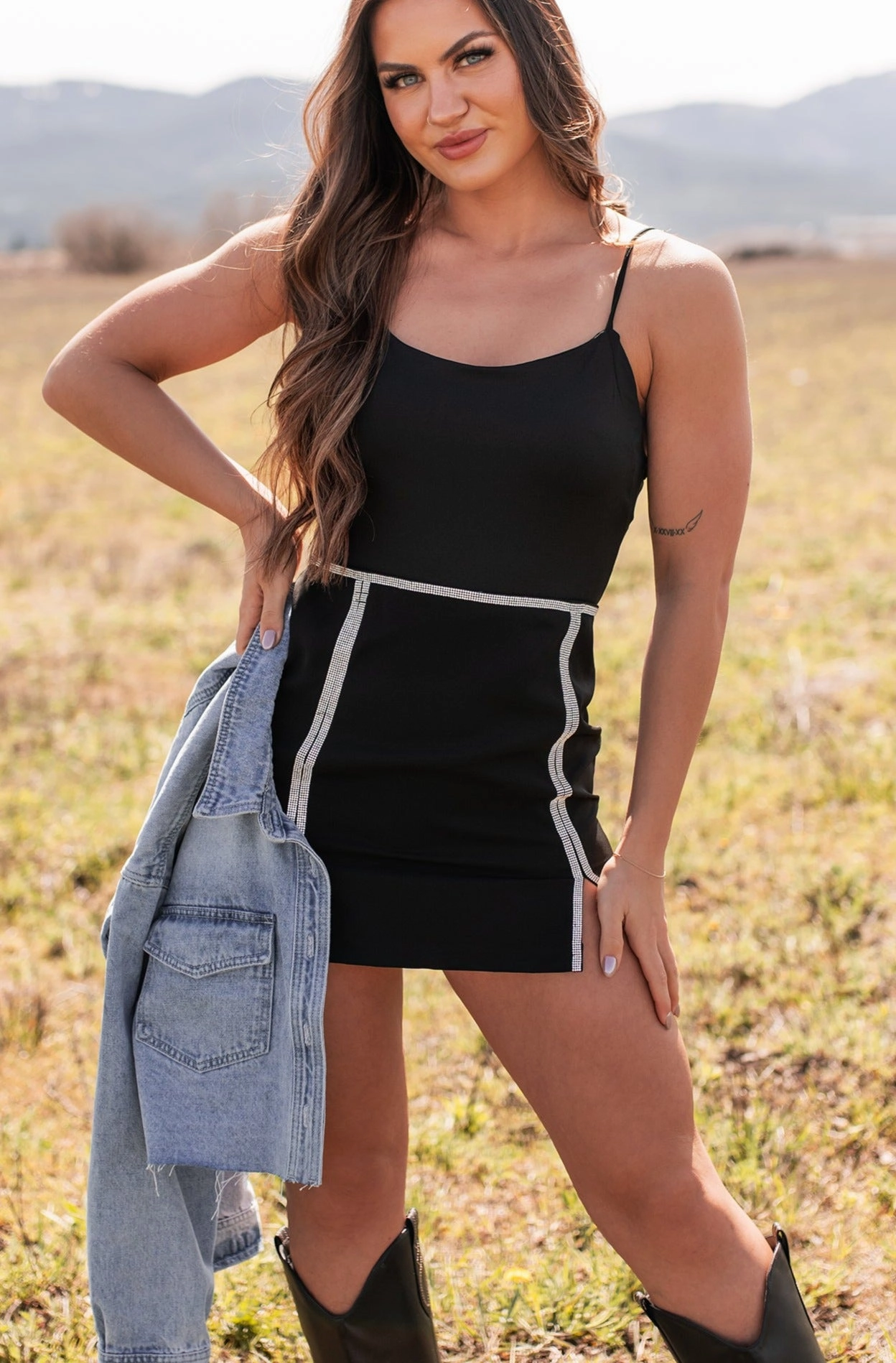 Wrinkle Resistant Texture Flex Fit Shoulder Construction Cool Instincts Strappy Bramisuit (Black)