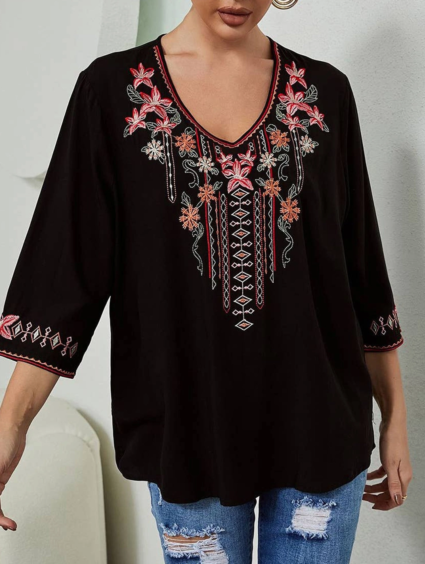 Tagless Neckline All-Purpose COTTON EMBROIDERED FLORAL BLOUSE_CWTBLL0837