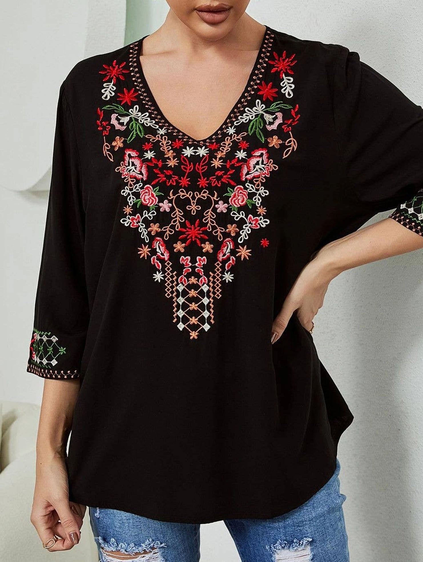 COTTON LOOSE DEEP V EMBROIDERED TOP_CWTBLL0818 HighNeck