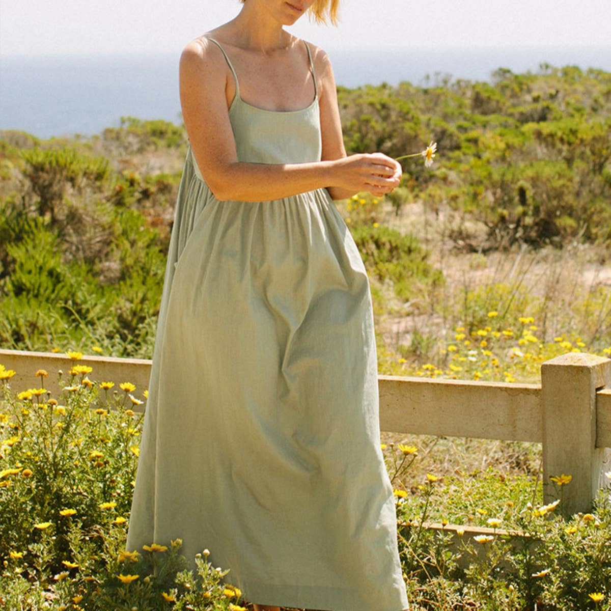 Vibrant patterned dress Calm Outfit COTTON SLIP DRESS WITH LARGE POCKETS_CWDMD2171