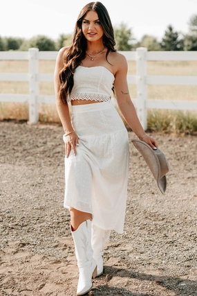 AntiStatic Treatment Crush Culture Crop Top Eyelet Skirt Set (White)