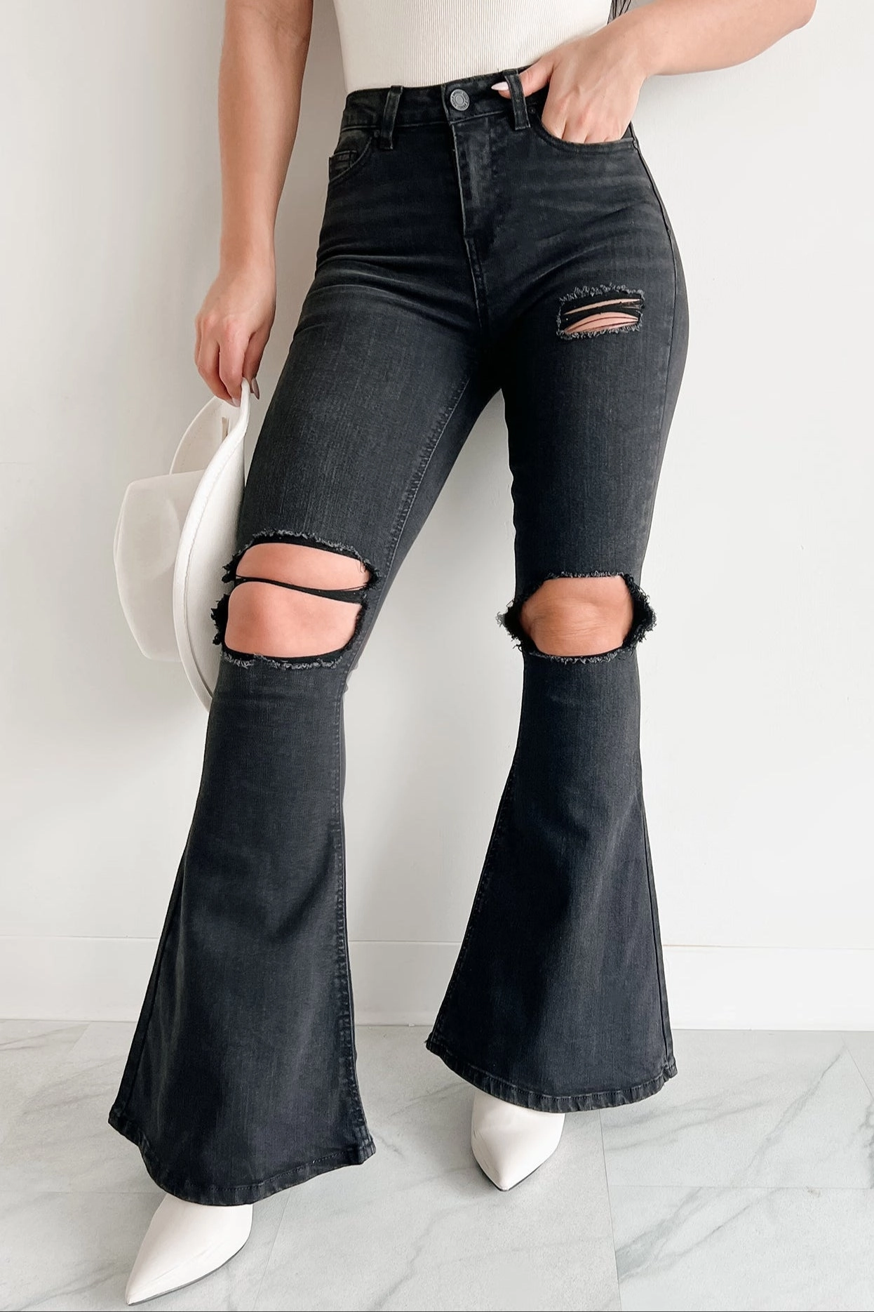 MoistureControlLiner Finnick High Rise Distressed Indigo Reign Flare Jeans (Black)