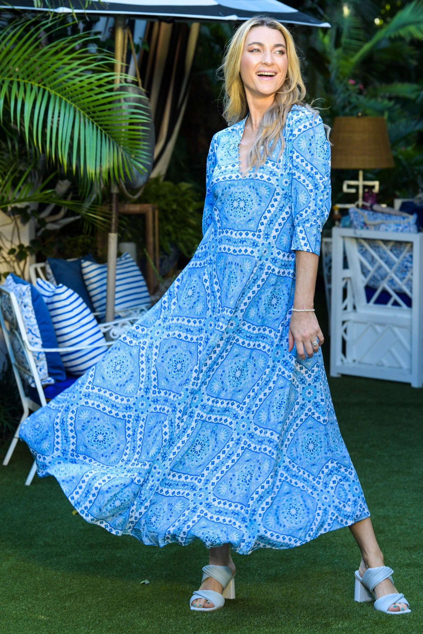 Daphne Dress / Blue Mosaic Bold Structure Grab Quick