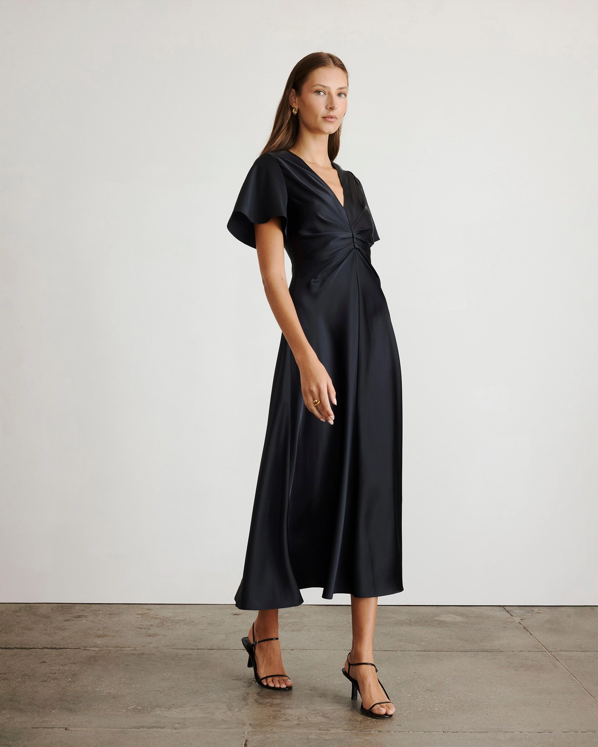 Sleek Flow Minimalist Fit Daphne Dress