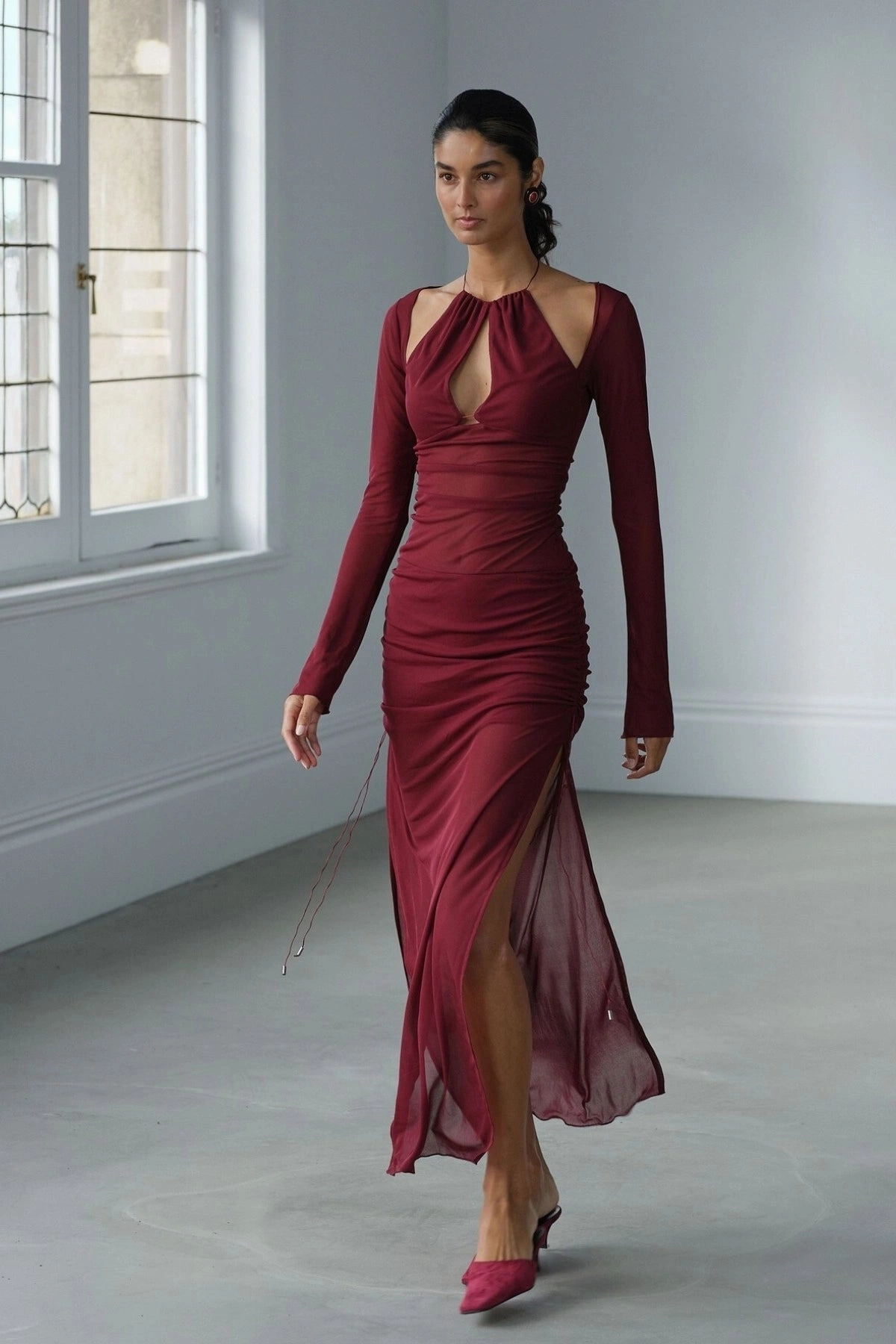 Ari Cutaway Dress Berry Calm Shine