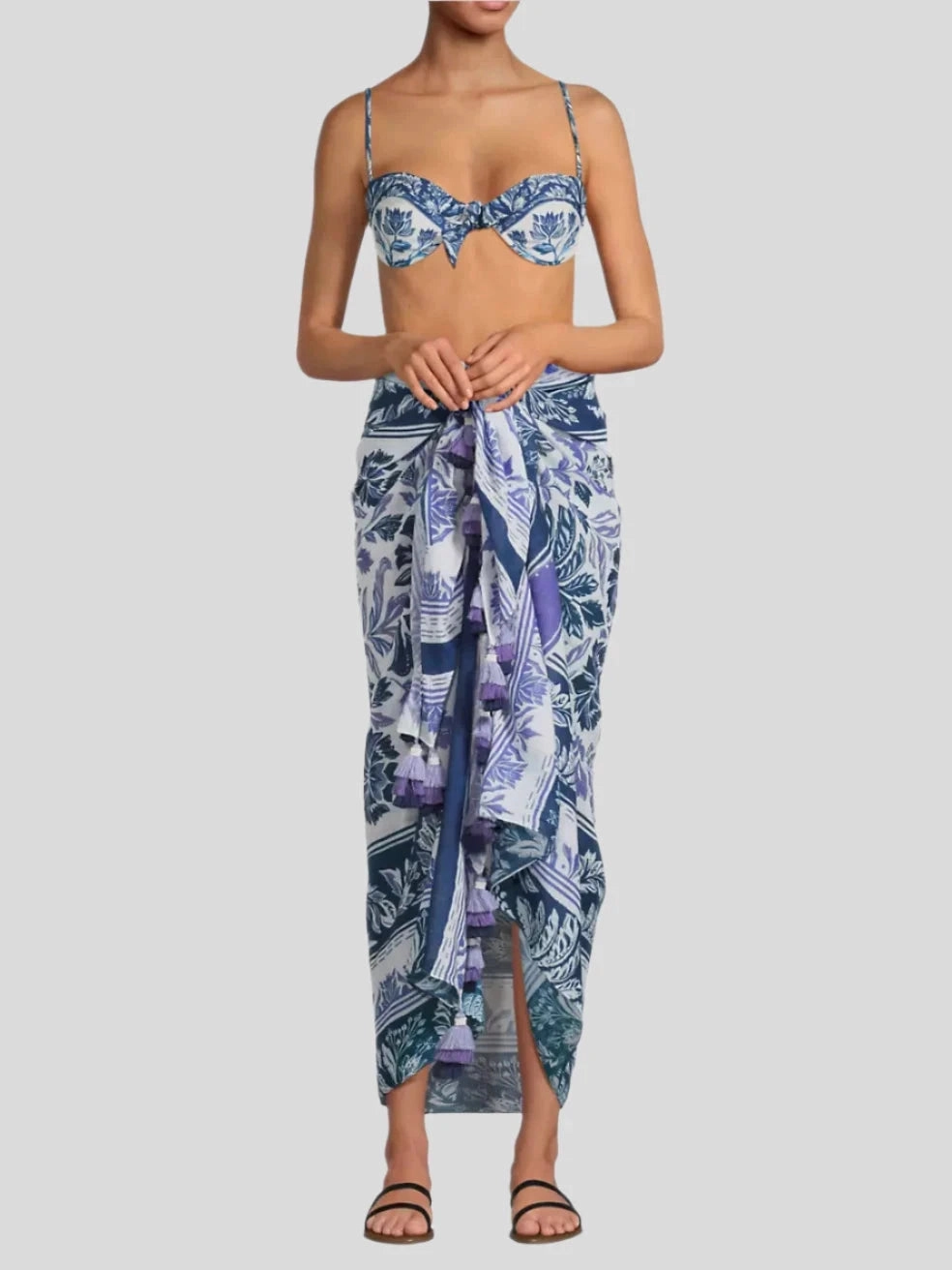 Delicate Tapestry Sarong Off-White Geometric Print Cozy Edge