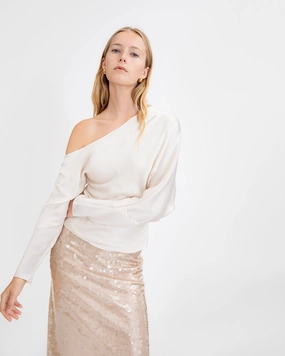 Dinah Top Relaxed Silhouette Built In Filter Layer