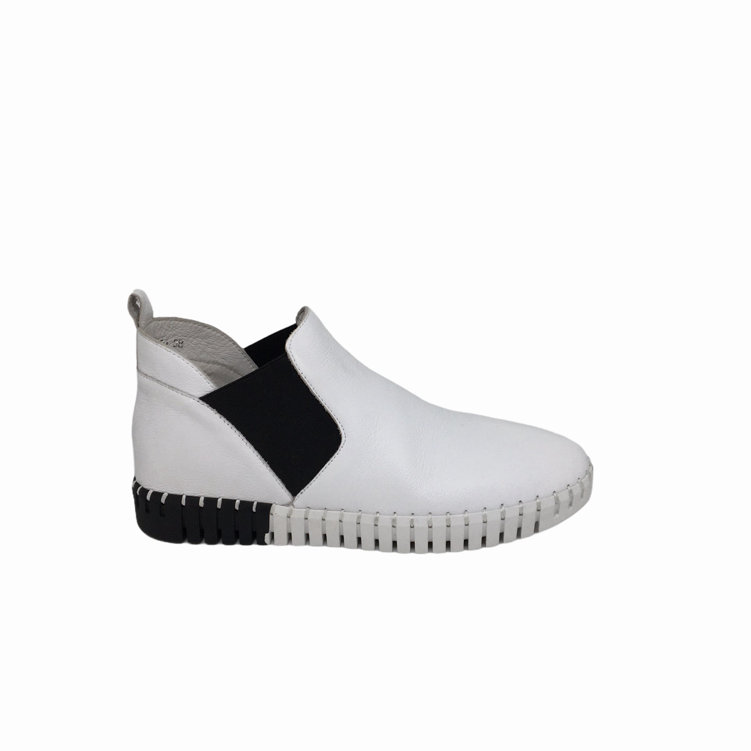 Django & Juliette Lucksa Boot ~ Black ~ White ~ Leather Bold Heel