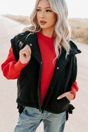 Relaxed Design Dream Ahead Fleece Side Tie Vest (Black)