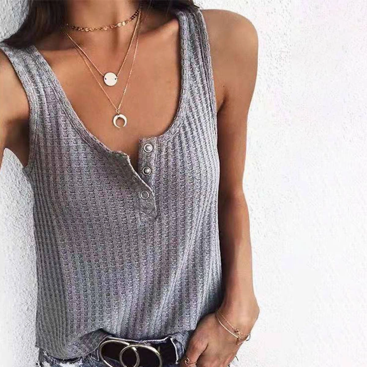 BUTTON-DOWN U-NECK SLEEVELESS VEST BLOUSE_CWOV0247 Warm Layer