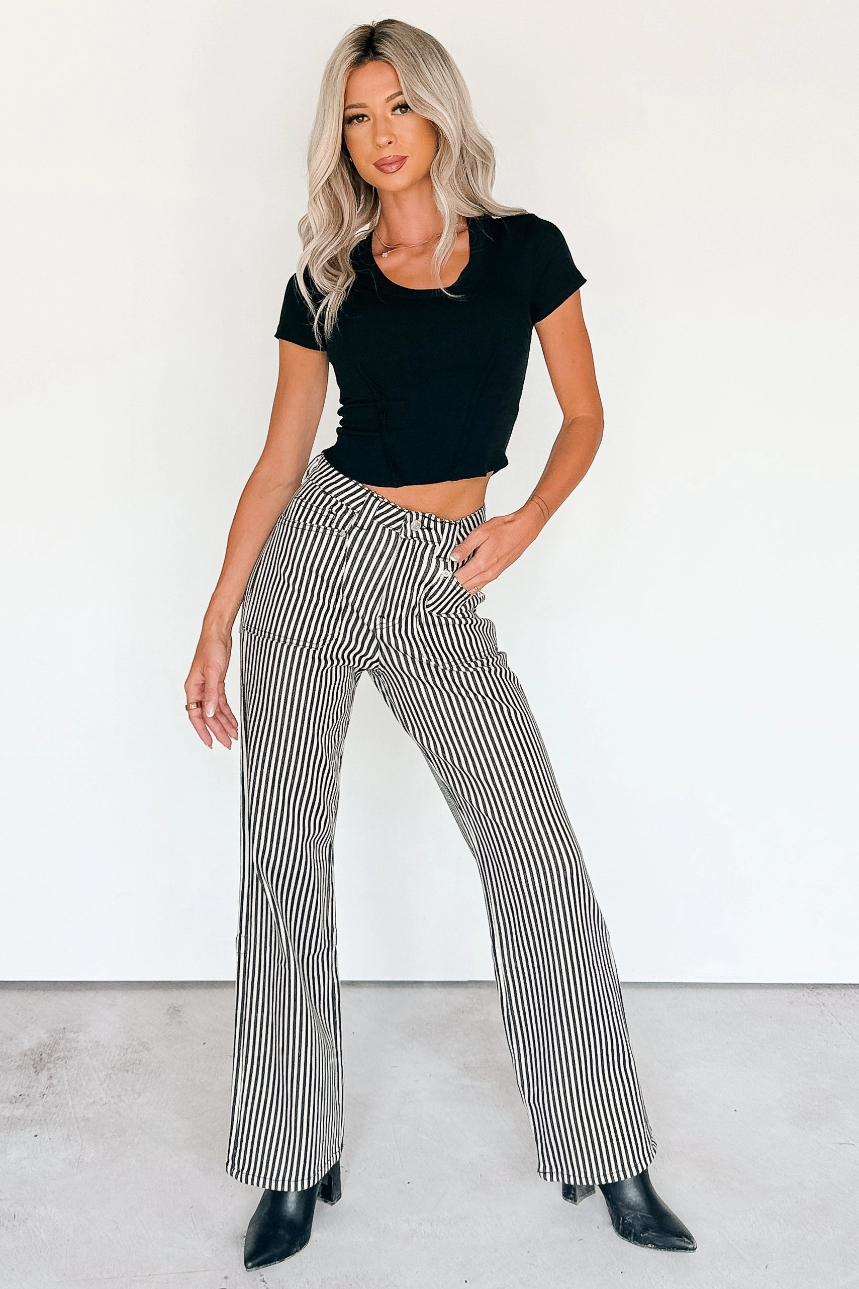 Marcus Straight Leg Striped Mica Denim Jeans (Black/Ivory) Odor control