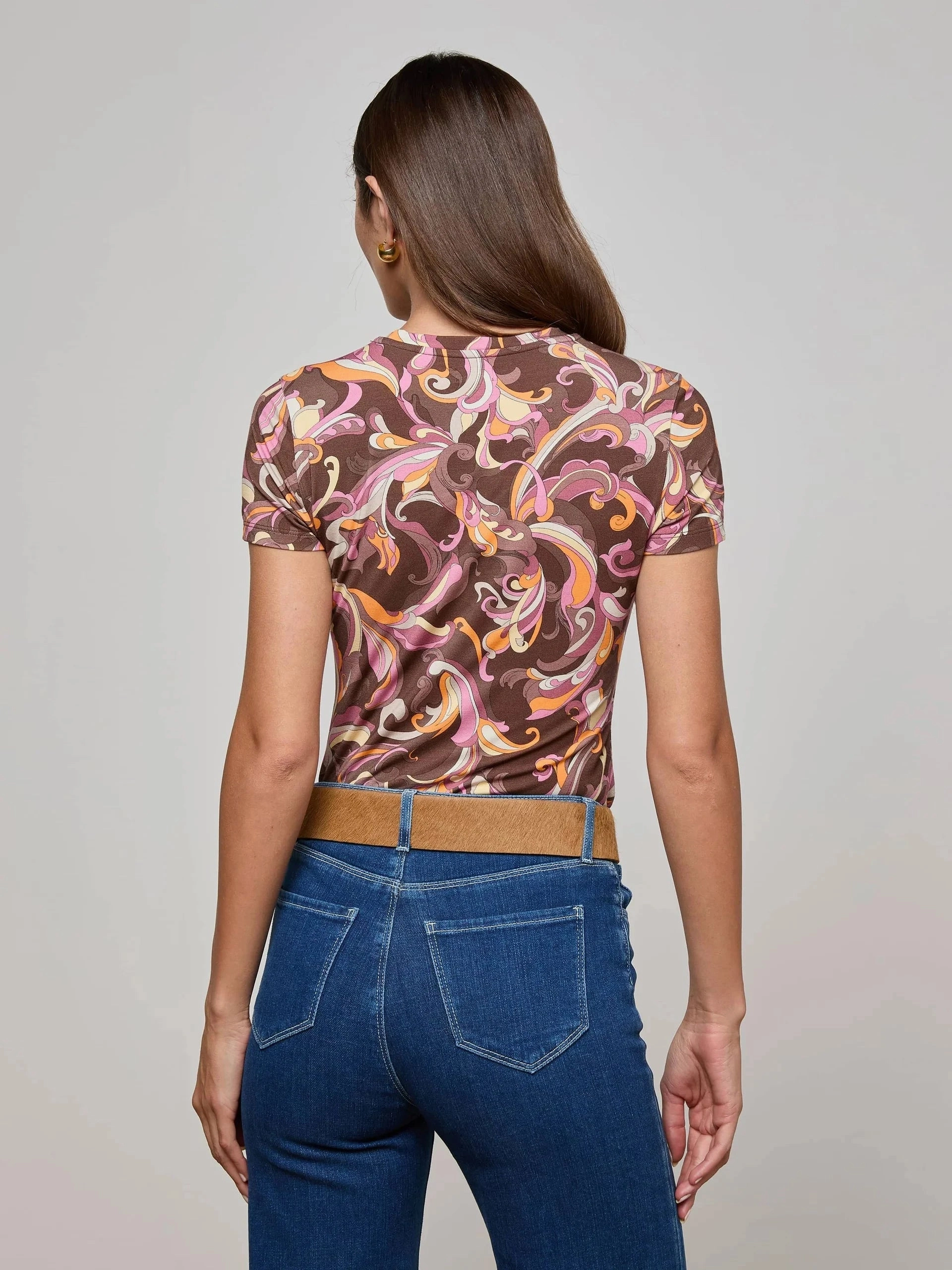 Ressi Fitted Tee Brown/ Pink Abstract Paisley MoistureWicking Fabric