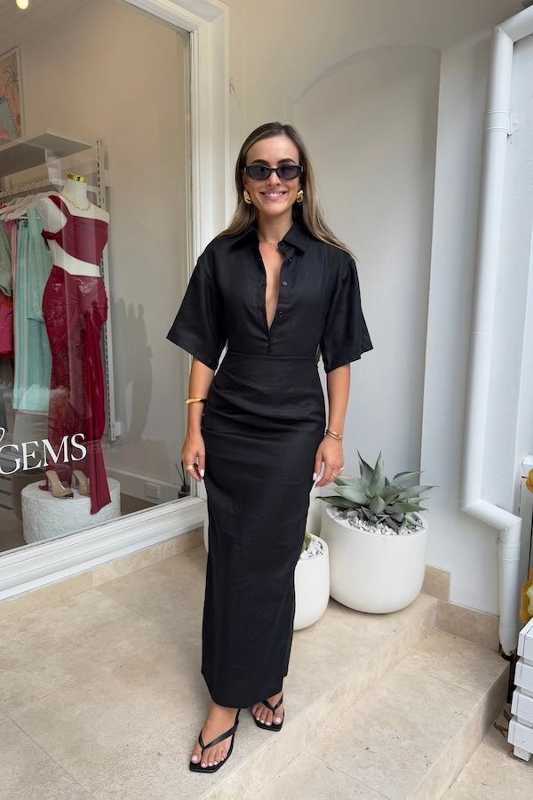 Smooth Layers Flattering Silhouette Lefka Midi Dress Black