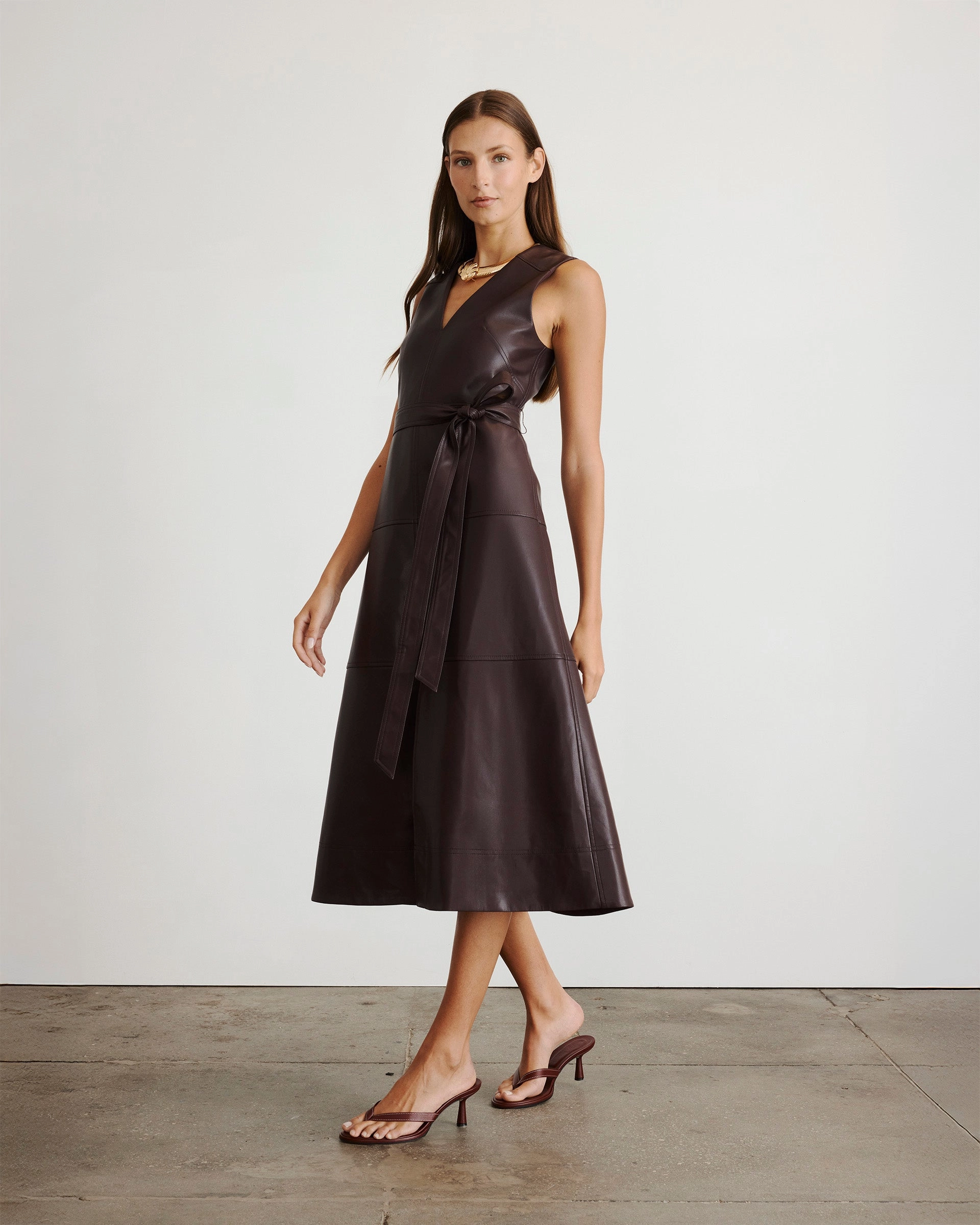 Reinella Dress Clean Tone Lightweight warm-weather dress