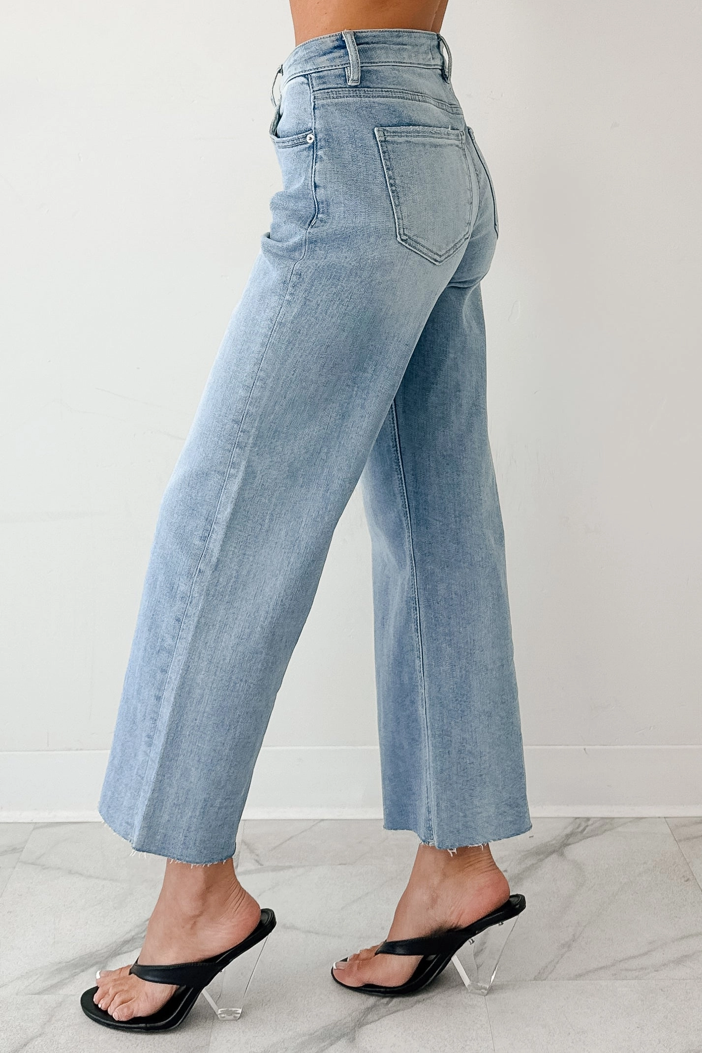 MultiPocket Victor Wide Leg Mica Denim Jeans (Light Blue)