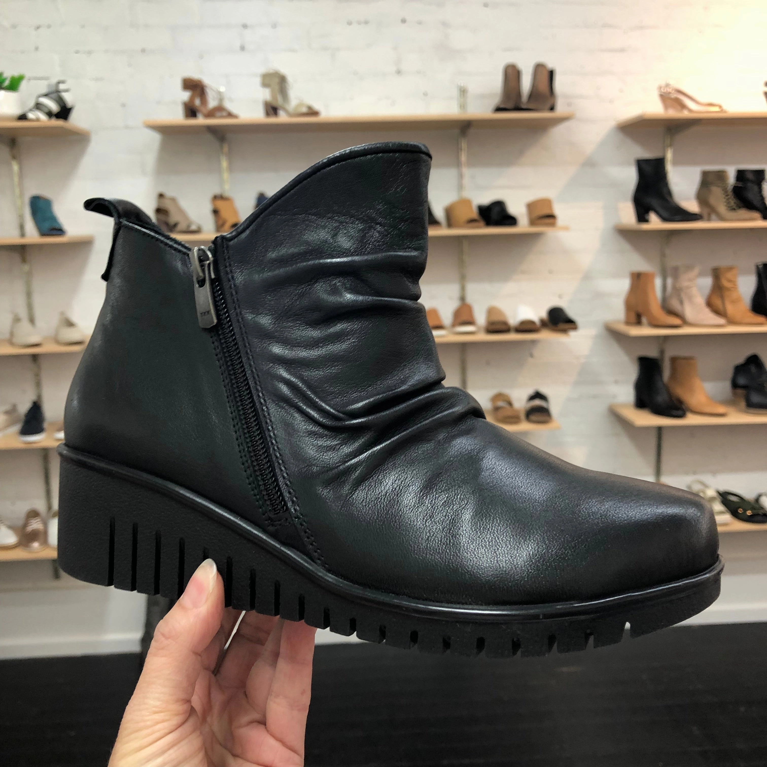 Sala Foley ~ Black ~ Coconut/Tan ~ Leather Boot Durable Shell Cold Climate Traction Enhanced Base