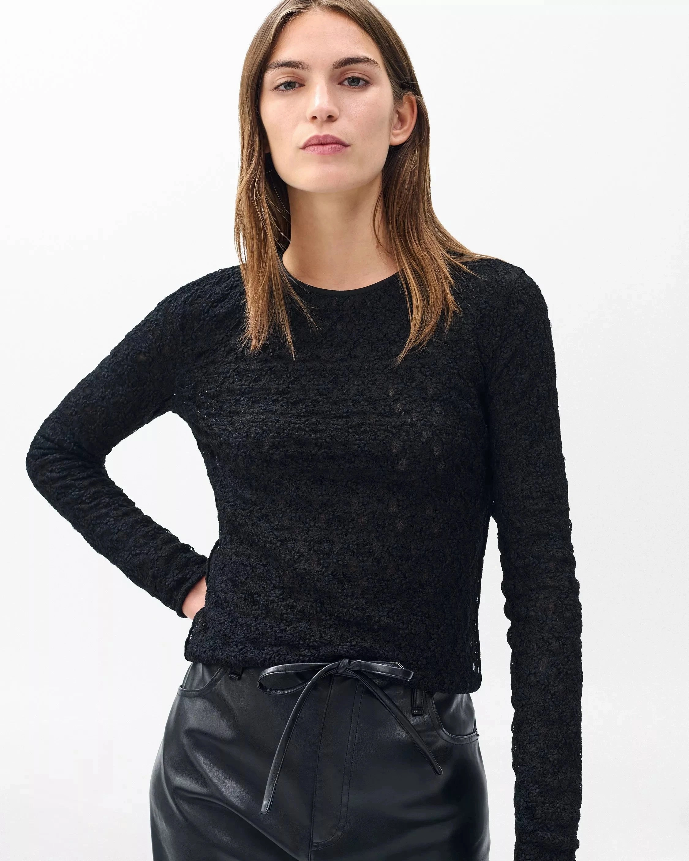 MultiFunctionalDesign Thermal Regulation Fabric Ellie Lace Tee Black