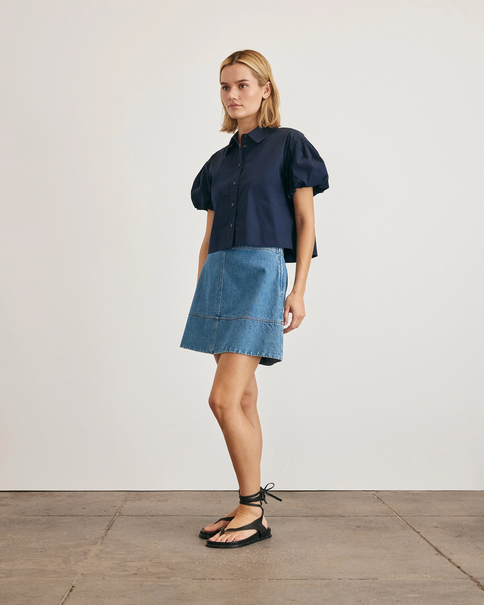 Elza Top Ventilated Back Panel Curved Hemline