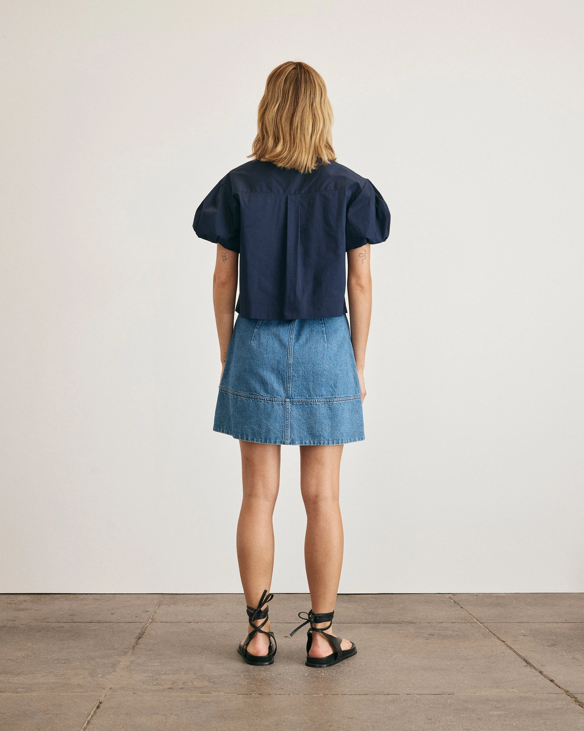 Elza Top Minimalist Silhouette