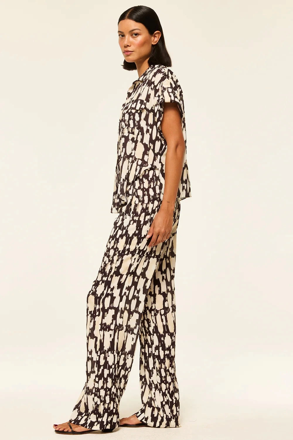 Erin Top Abstract Geo Crepe OdorResistant Durable Fiber Blend