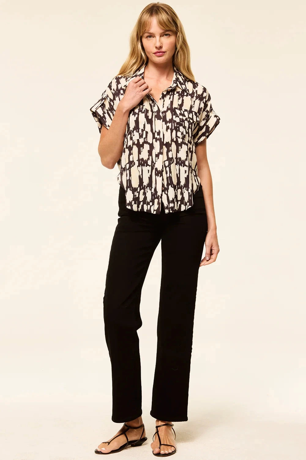 Erin Top Abstract Geo Crepe LightweightLayeringSystem Stretchable Material