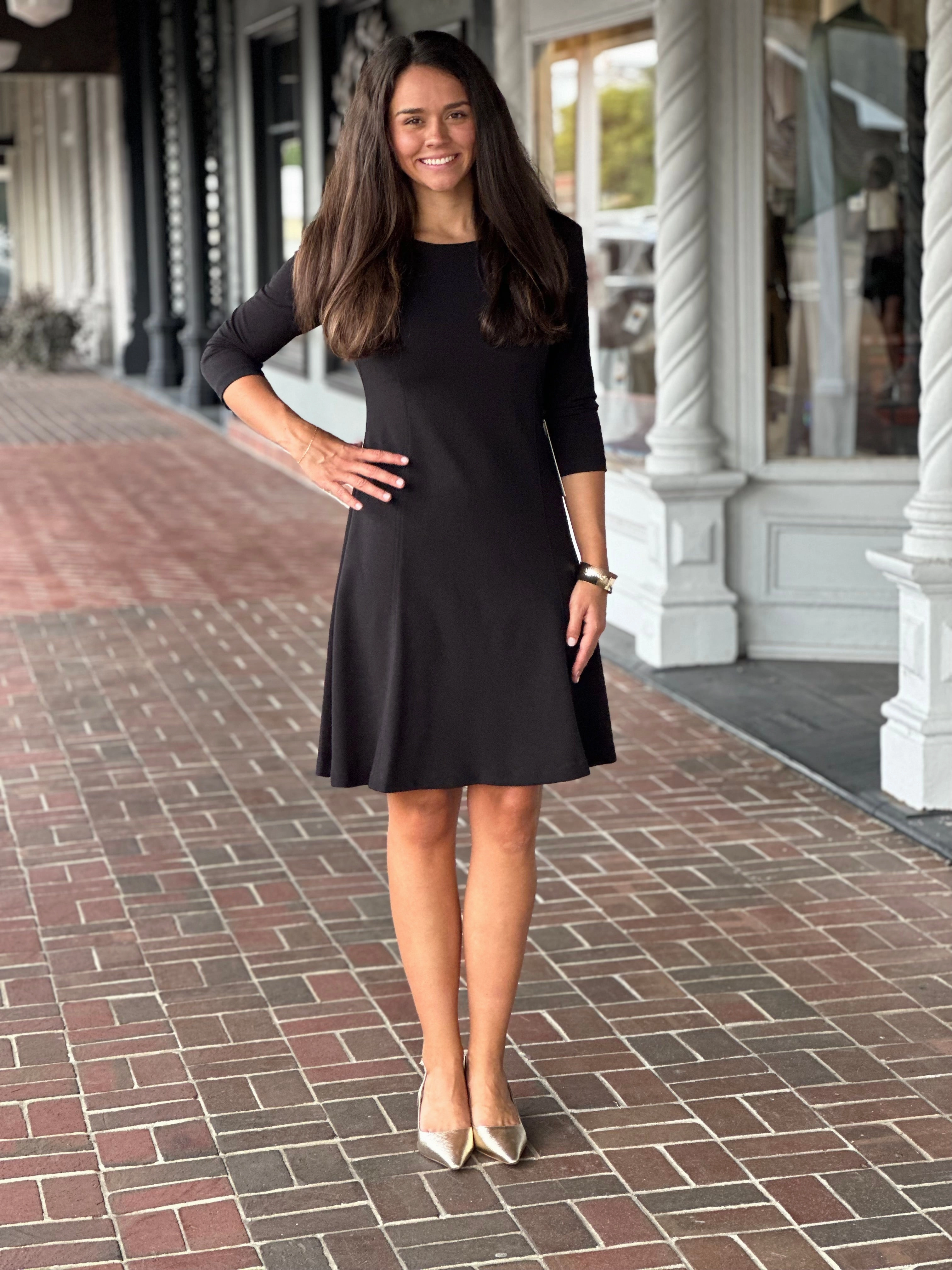 Perre Classic Scoop Neck Zip Dress in Black Day Love Bright-colored piece