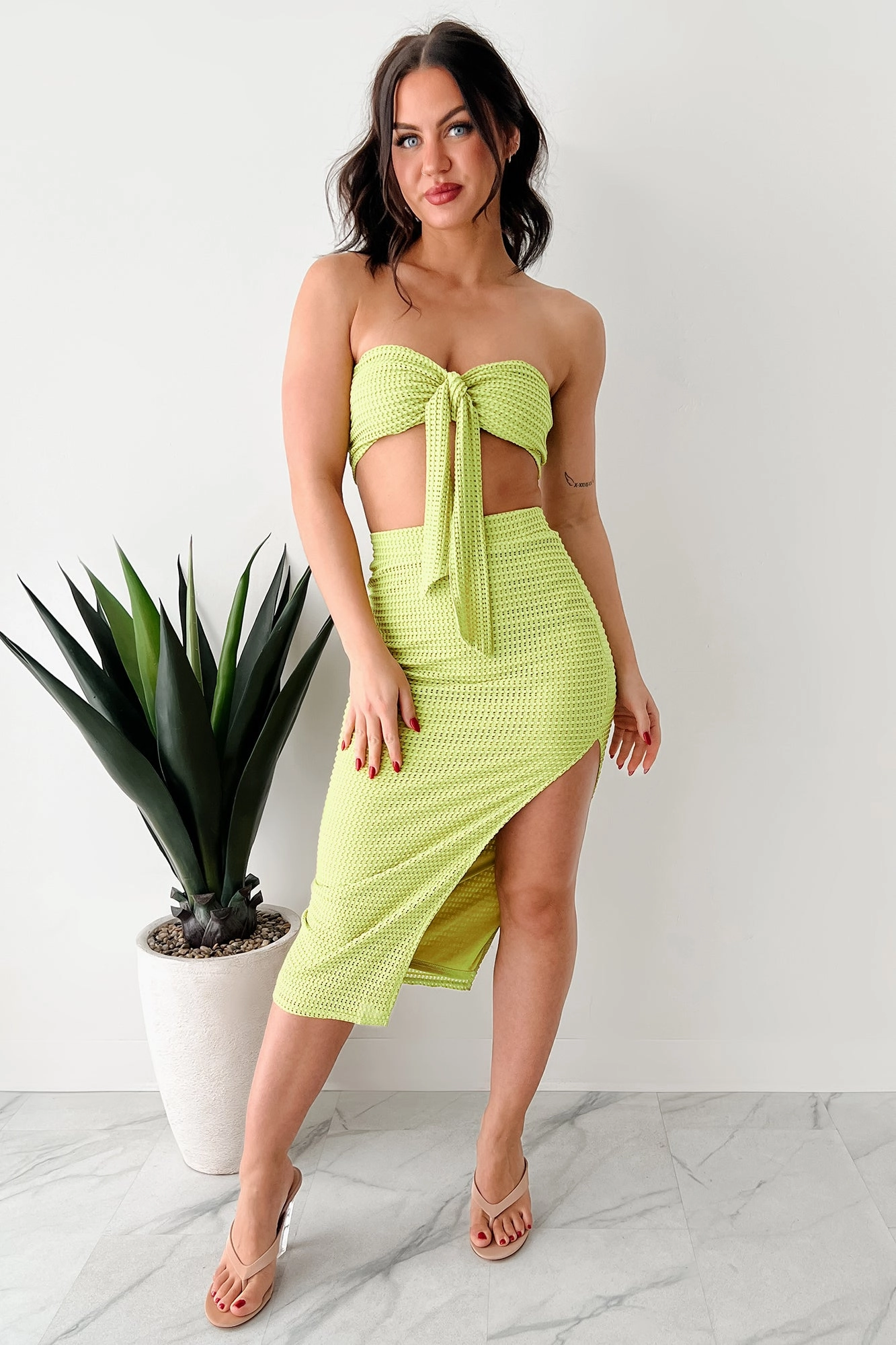 HeatRegulatingLining Flawlessly Loud Textured Knit Bandeau & Skirt Set (Kiwi)